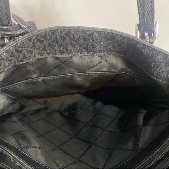 MICHAEL KORS Jet Set Medium Logo Pocket Tote Bag Black - Picture 14 of 16